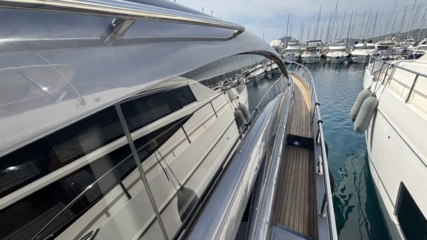 2012 PERSHING 72