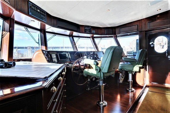 2002 CAPE SCOTT PILOTHOUSE 86