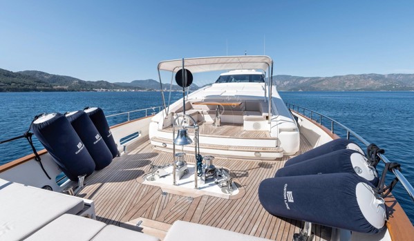 2013 FERRETTI CUSTOMLINE 124