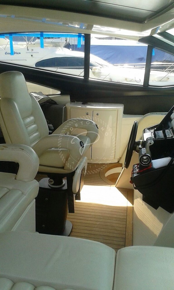 2005 PERSHING 62