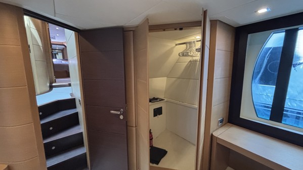 2012 PERSHING 72