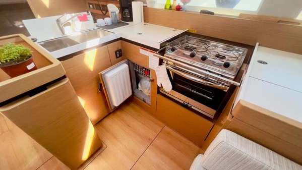 2020 JEANNEAU SUN ODYSSEY 410