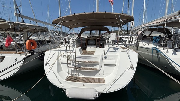 2011 JEANNEAU 53