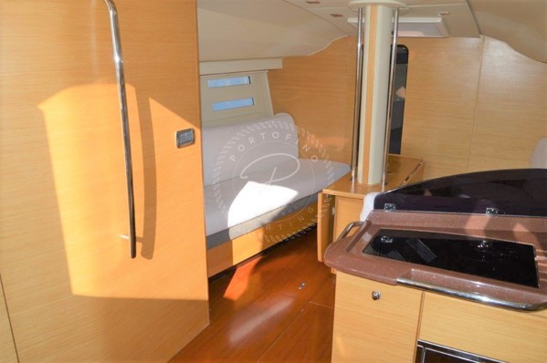 2011 AZUREE 40