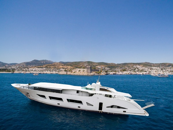 2007/2022 CUSTOM STEEL SUPERYACHT 42M
