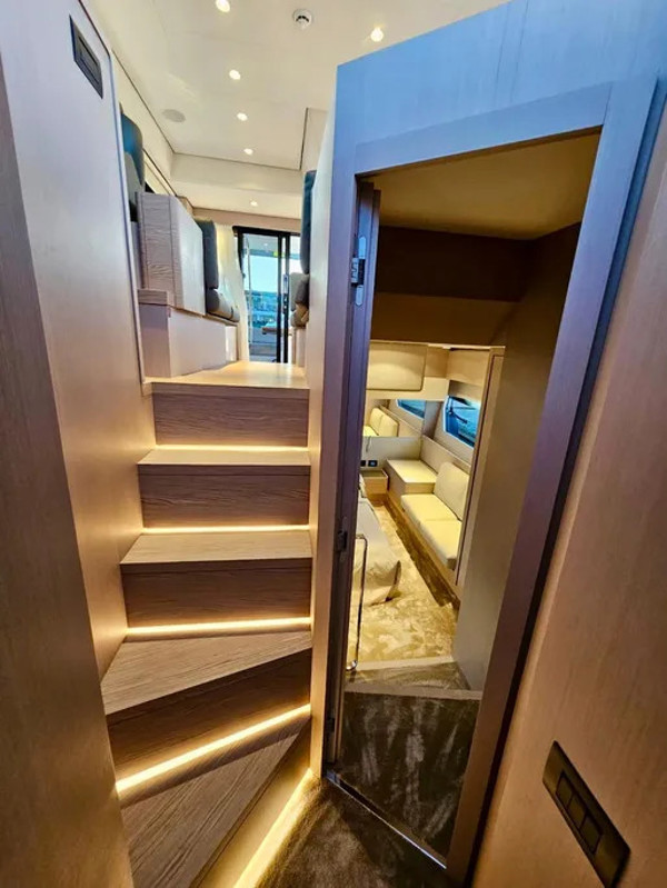 2023 FERRETTI 500 FLY