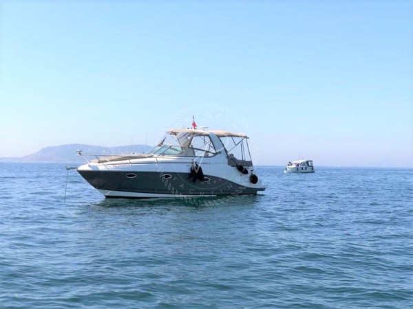 2011 RINKER 280 EC