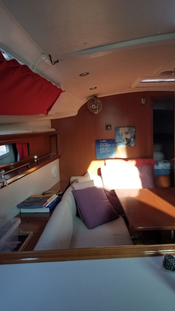 2008 BENETEAU OCENAIS 37