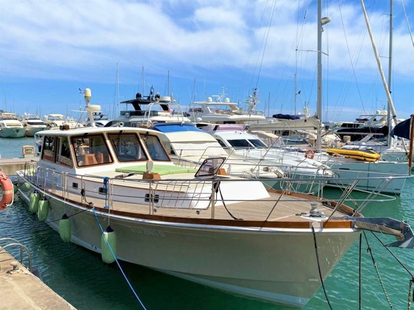 2004 GRAND BANKS EASTBAY 54 SX