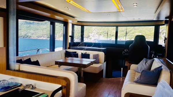 2017 ABSOLUTE NAVETTA 52
