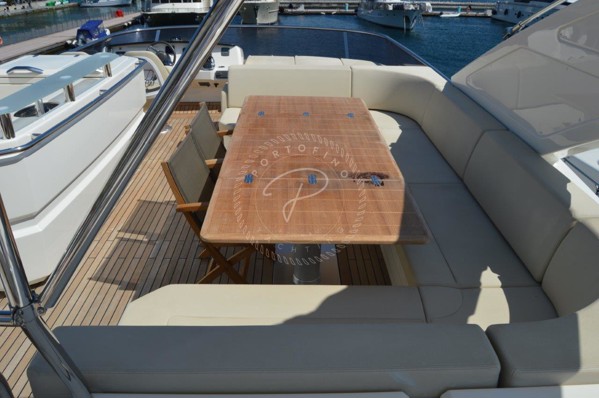 2013 ABSOLUTE 72 FLY