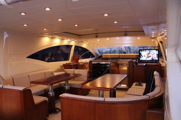 2001 | 2015 MANGUSTA 72