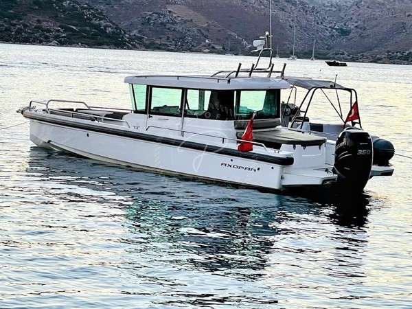 2018 AXOPAR 28 AC