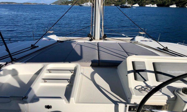 2011 LAGOON 450 F