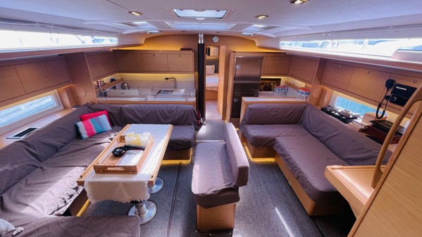 2021 DUFOUR 530