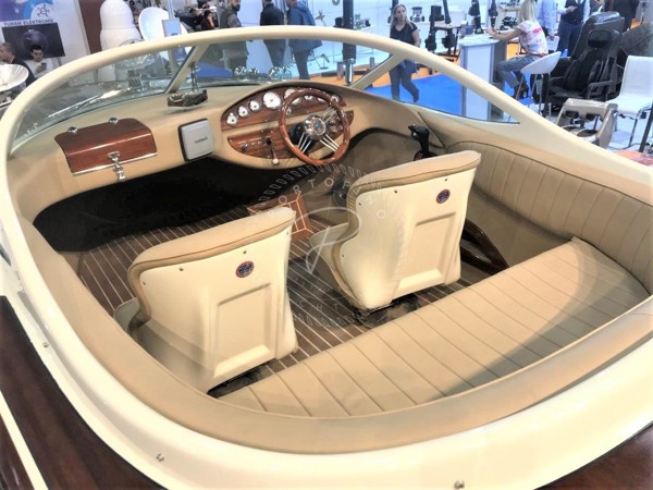 2023 YUKA 700 CLASSIC