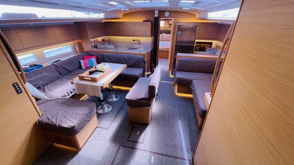 2021 DUFOUR 530