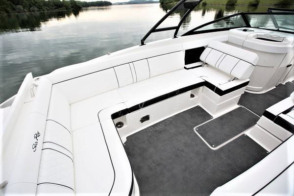 2015 SEA RAY 270 SUNDECK