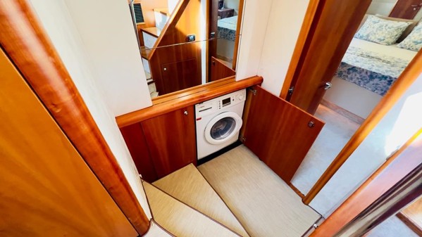 2009 SUNSEEKER MANHATTAN 60