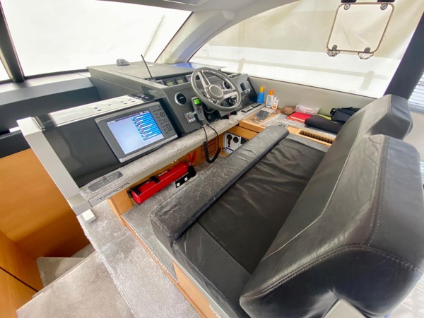 2012 FAIRLINE TARGA 50 GT