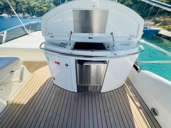 2009 SUNSEEKER MANHATTAN 60