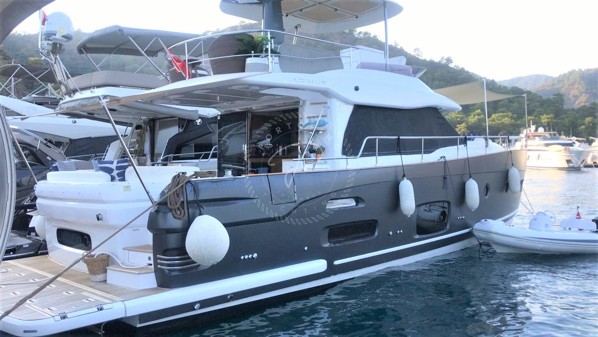 2015 AZIMUT MAGELLANO 53