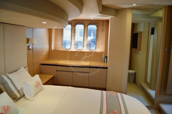 2010 PRINCESS 54