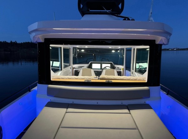 2022 AXOPAR 28 BRABUS CABIN