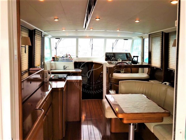2005 BETEAU SWIFT TRAWLER 42