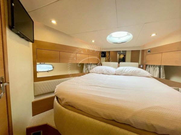 2009 FAIRLINE PHANTOM 48