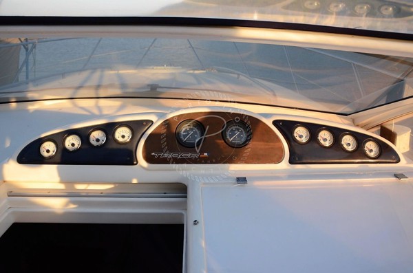 1999 FAIRLINE TARGA 37
