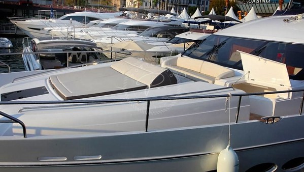 2014 PRINCESS 82