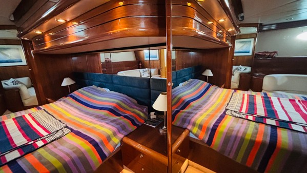 2000 SUNSEEKER MANHATTAN 64
