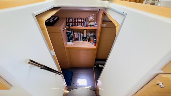 2016 LAGOON 380 OWNER'S CABIN