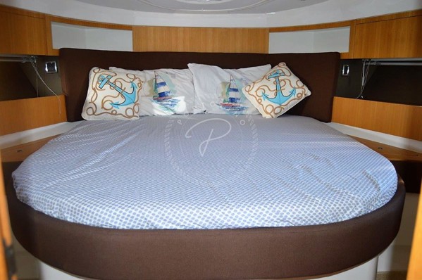2012 FAIRLINE TARGA 38