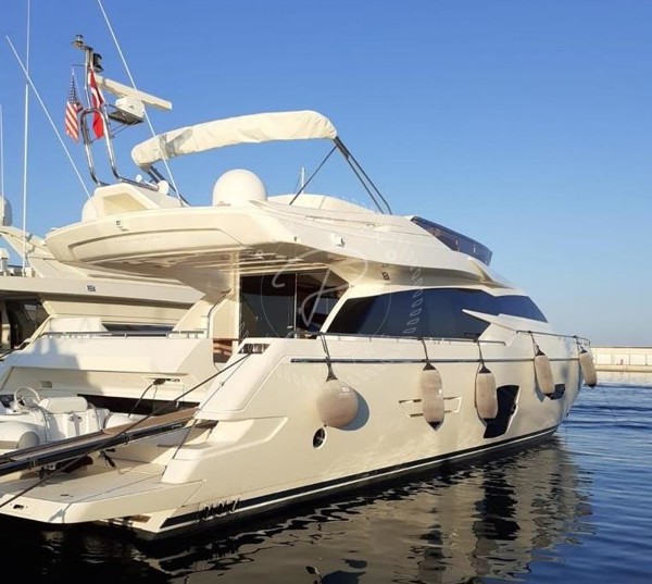 2016 FERRETTI 750