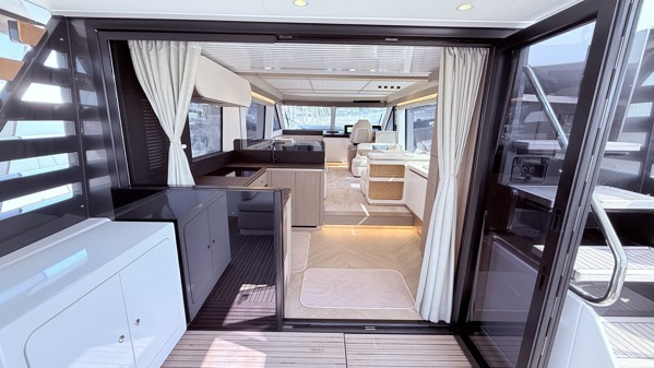 2025 AZIMUT MAGELLANO 60