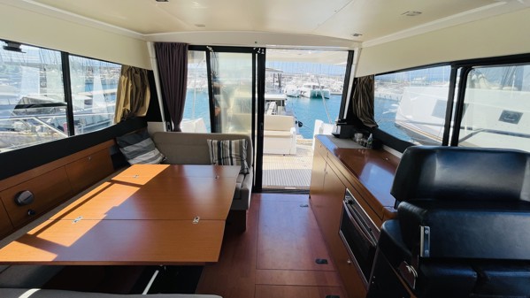 2014 JEANNEAU NC 11