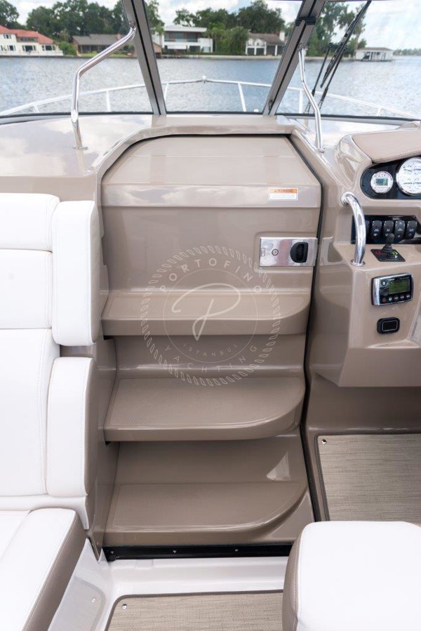 2019 REGAL 28 EXPRESS