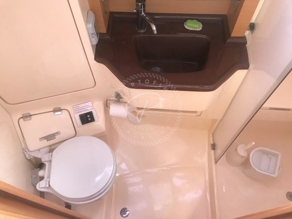 2012 AZUREE 40 VOYAGE