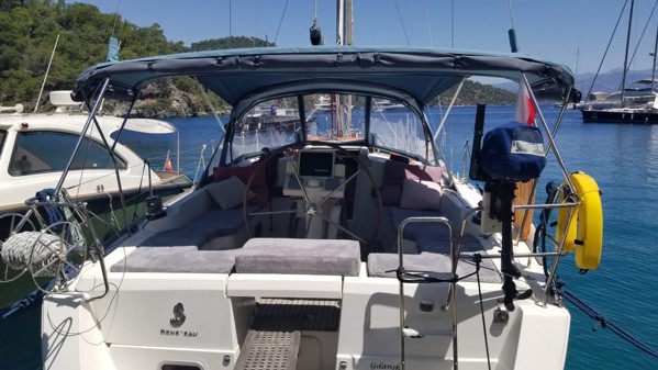 2008 BENETEAU OCENAIS 37