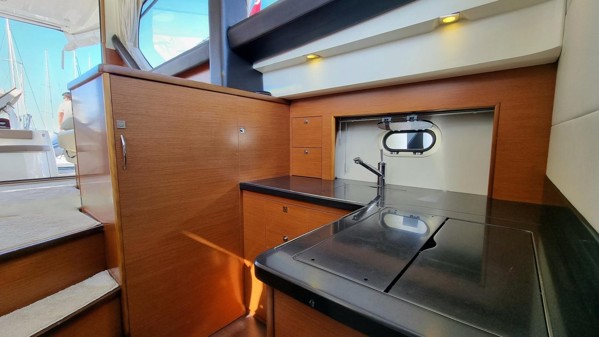 2011 PRESTIGE 400 FLY