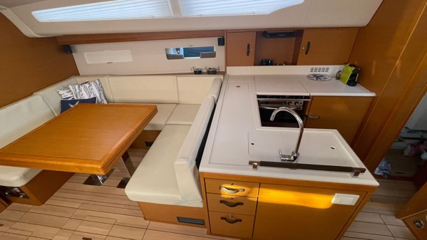 2018 JEANNEAU 51