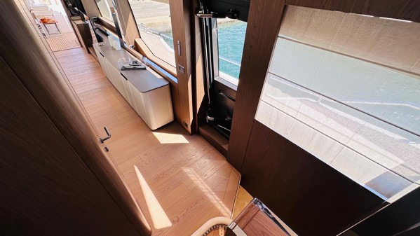 2022 FERRETTI 780