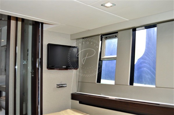 2012 FAIRLINE TARGA 58