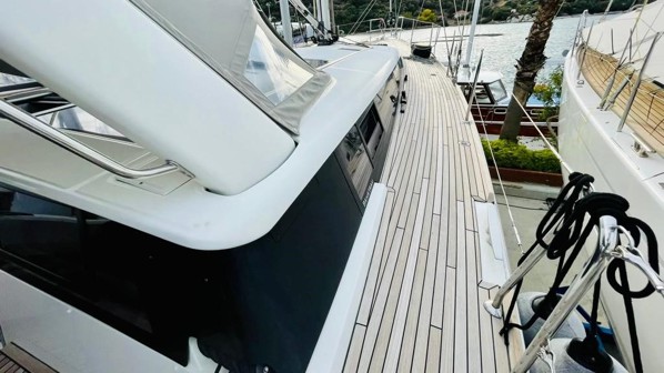 2018 BENETEAU SENSE 51 