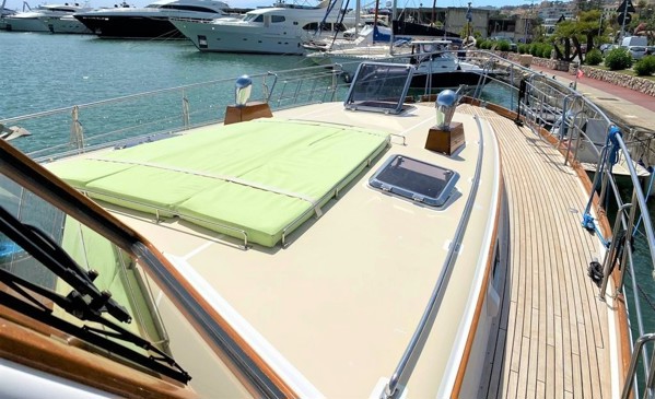 2004 GRAND BANKS EASTBAY 54 SX