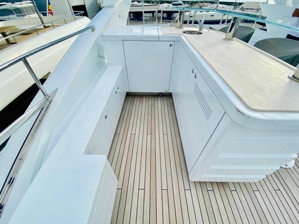 2015 MANGUSTA 132
