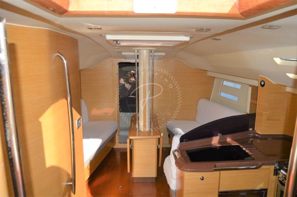 2011 AZUREE 40