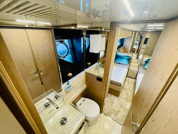2021 FERRETTI YACHTS 920